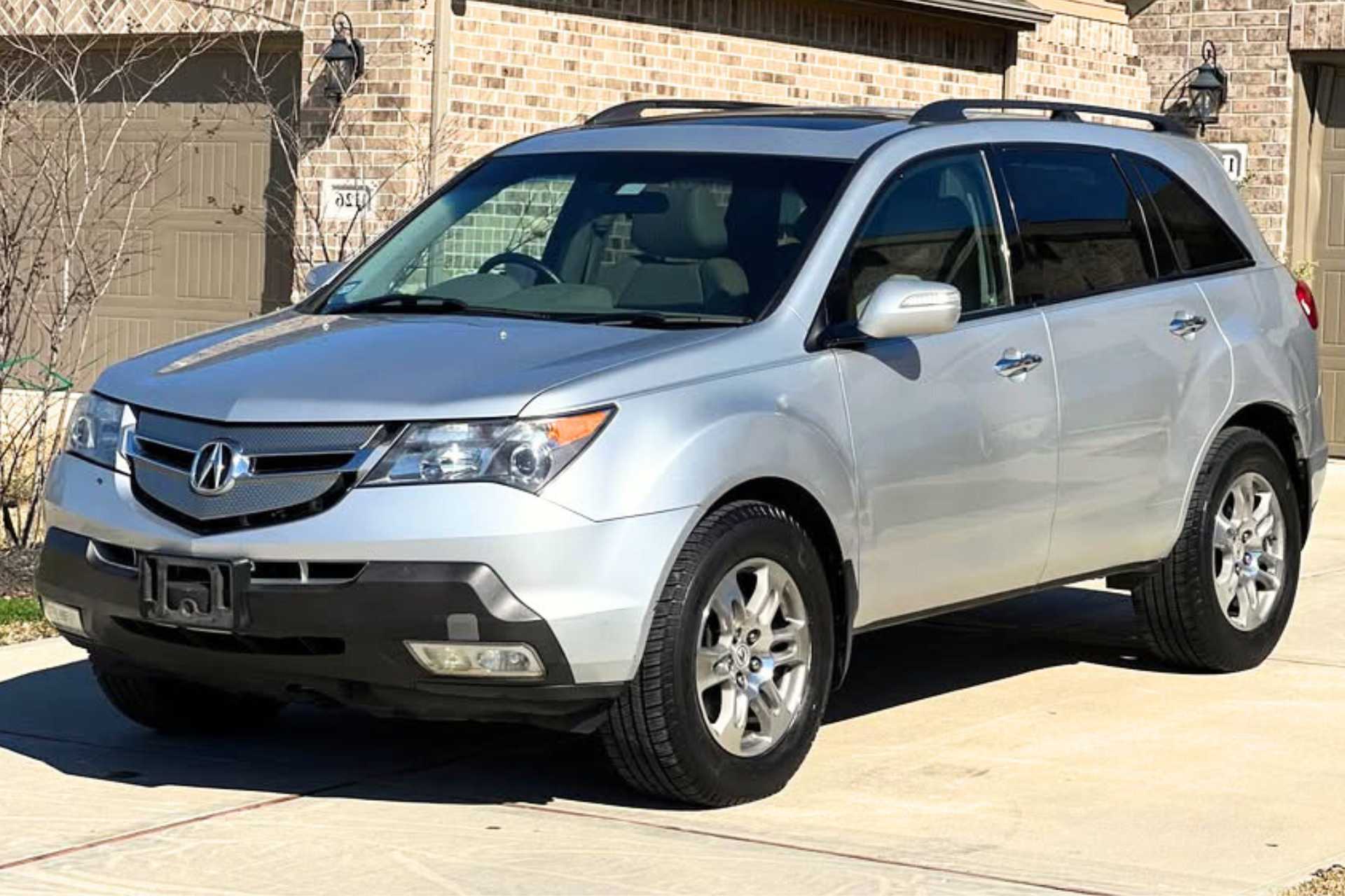 Honda Pilot vs Acura MDX - Which One Comes Out On Top